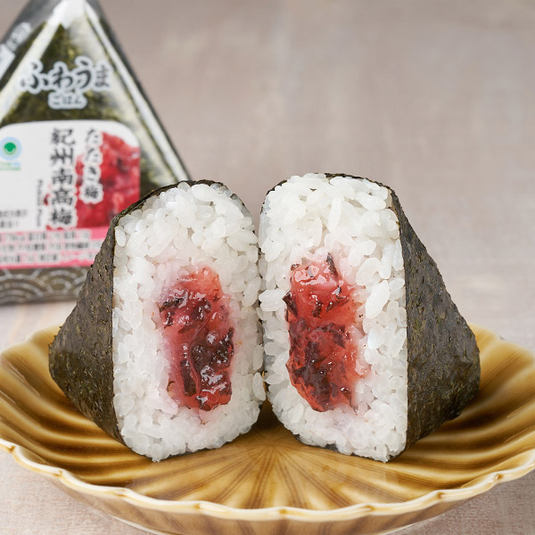 手巻 紀州南高梅 おにぎり 184円（税込198円） ファミリーマート FamilyMart