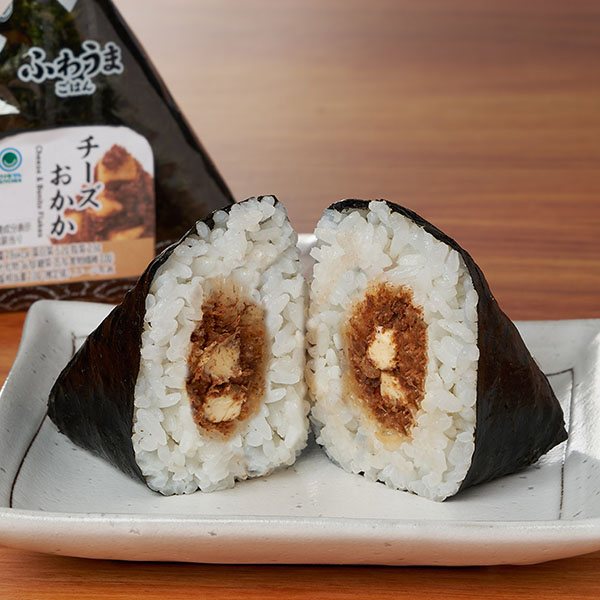 【北海道】手巻 チーズおかか おにぎり 213円（税込230円） ファミリーマート FamilyMart