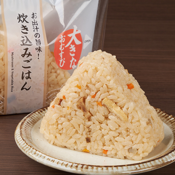 大きなおむすび 炊き込みごはん