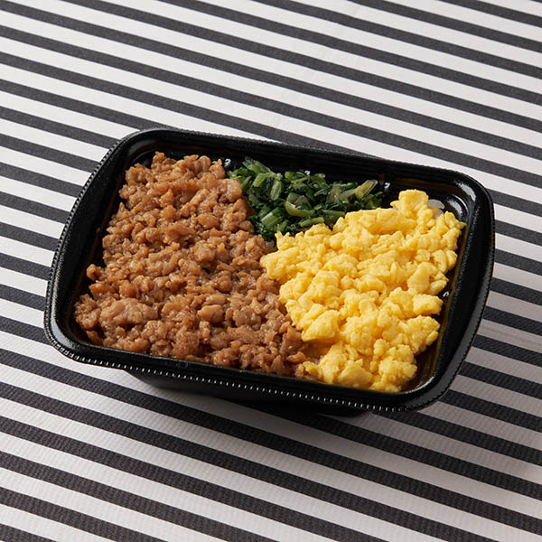 鶏のうまみ！鶏そぼろ弁当 お弁当 369円（税込398円） ファミリーマート FamilyMart