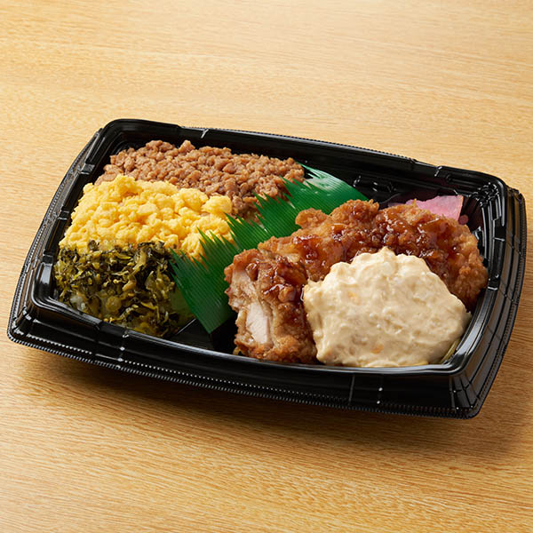 3色そぼろ&チキン南蛮弁当 お弁当 598円（税込645円） ファミリーマート FamilyMart