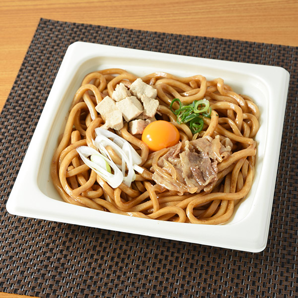 【関東の一部】甘いタレがからむ 大盛牛すき風焼うどん 麺類 554円（税込598円） ファミリーマート FamilyMart