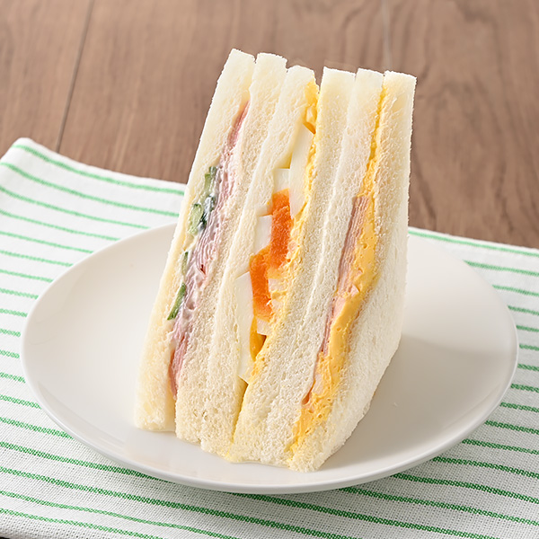 ゆでたまご&ハムミックスサンド サンドイッチ 323円（税込348円） ファミリーマート FamilyMart
