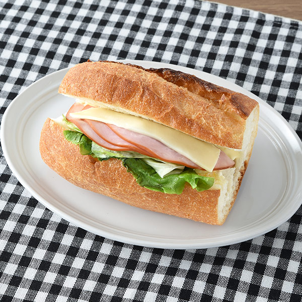 石窯パリジャンサンド（ハム&チーズ） サンドイッチ 350円（税込378円） ファミリーマート FamilyMart