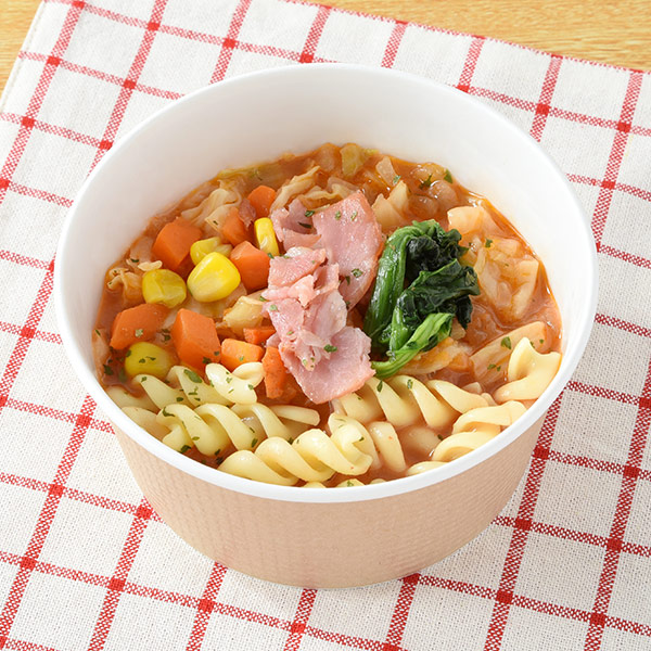 【関東・東海・九州】ベーコンと野菜のトマトクリームスープ 惣菜 426円（税込460円） ファミリーマート FamilyMart