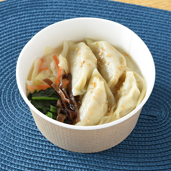 もちもち餃子と春雨の白湯スープ 惣菜 410円（税込442円） ファミリーマート FamilyMart