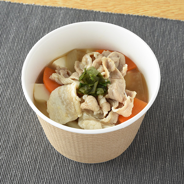 【関東の一部】肉たっぷり 7種具材の豚汁 惣菜 369円（税込398円） ファミリーマート FamilyMart