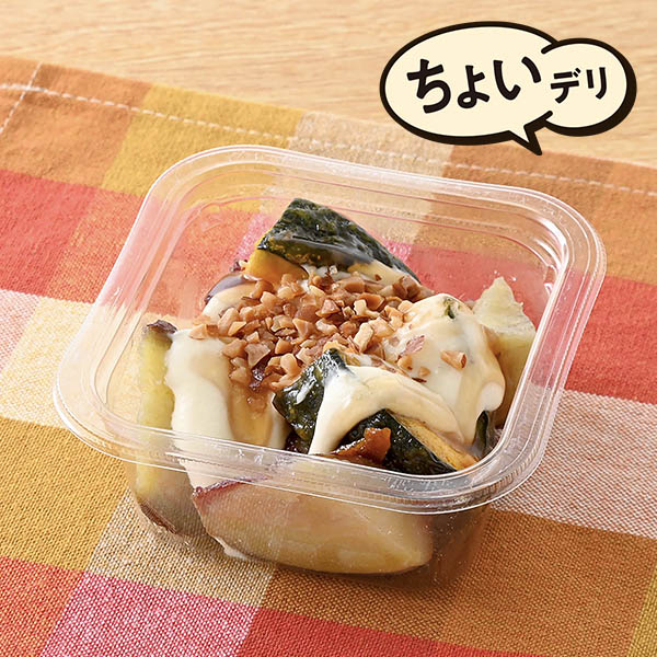 【東京都の一部・神奈川県の一部】さつまいもとかぼちゃのデリサラダメープル&チーズソース 惣菜 323円（税込348円） ファミリーマート FamilyMart