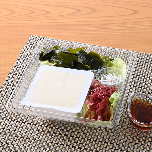 まるごと豆腐と海藻のサラダ サラダ 369円（税込398円） ファミリーマート FamilyMart
