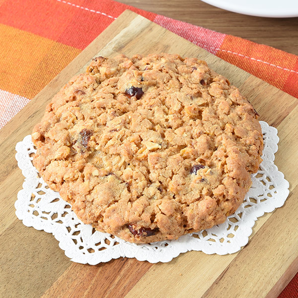 ザクザク食感のクッキー ナッツ＆フルーツ 菓子 186円（税込200円） ファミリーマート FamilyMart