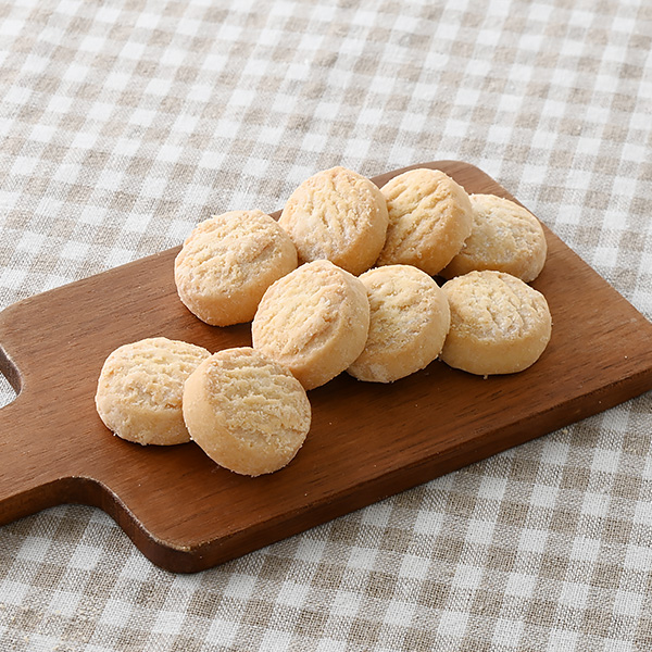 発酵バター香るひとくちクッキー 発酵性食物繊維入 菓子 193円（税込208円） ファミリーマート FamilyMart