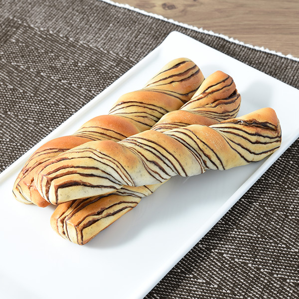 チョコツイスト3本入 パン 144円（税込155円） ファミリーマート FamilyMart