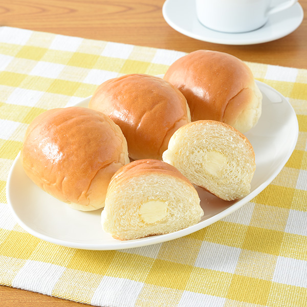 マーガリン入りバターロール4個入 パン 149円（税込160円） ファミリーマート FamilyMart