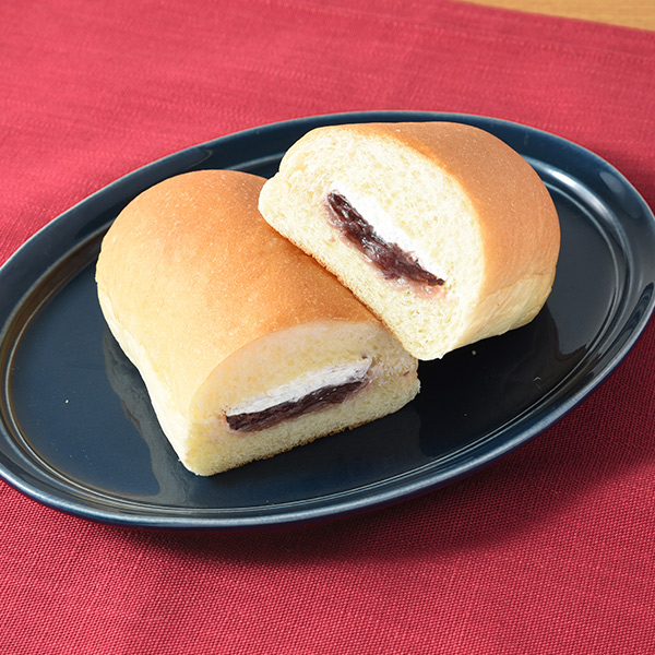 生コッペパン（あん&バター入りホイップ） パン 135円（税込145円） ファミリーマート FamilyMart