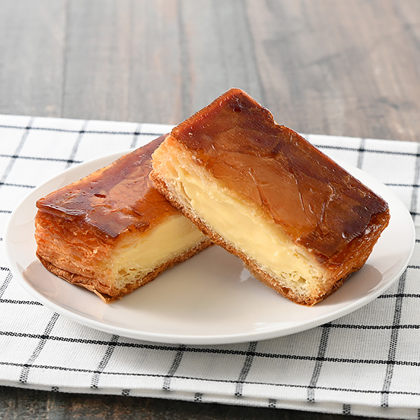 クレームブリュレ風クイニーアマン パン 172円（税込185円） ファミリーマート FamilyMart