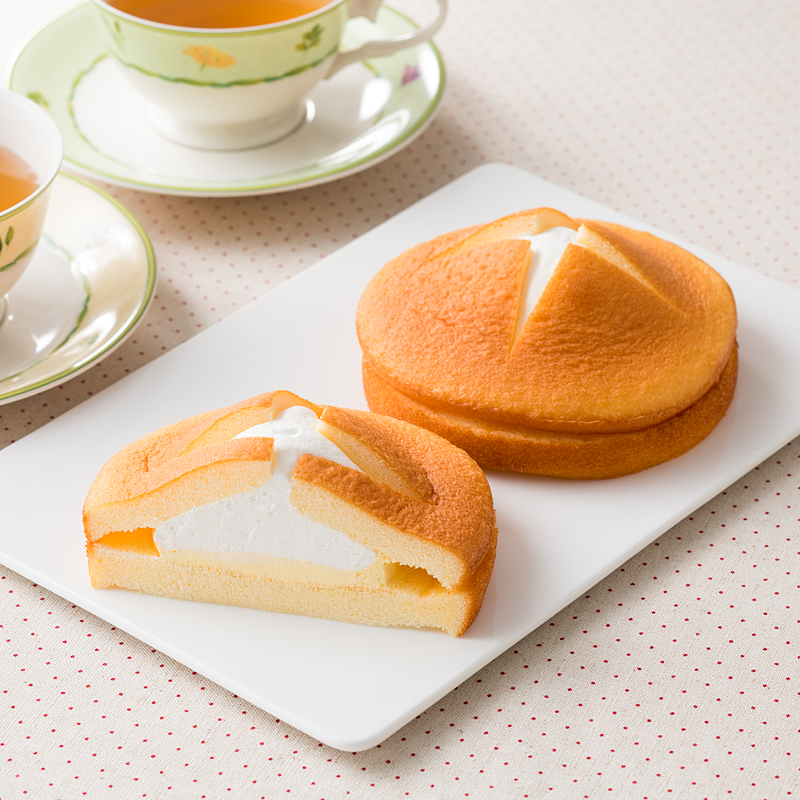 ダブルクリームサンド（ホイップ&カスタード） スイーツ 175円（税込189円） ファミリーマート FamilyMart