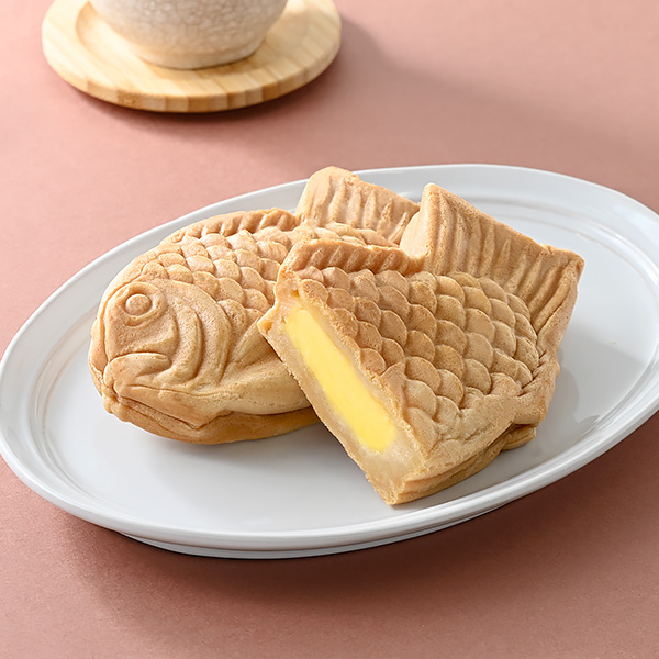 北海道牛乳使用クリームたい焼きカスタード スイーツ 165円（税込178円） ファミリーマート FamilyMart