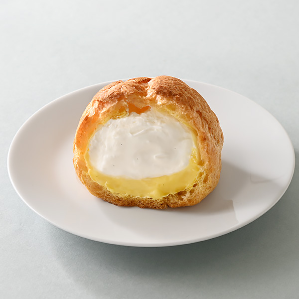 たっぷりクリームのダブルシュー スイーツ 184円（税込198円） ファミリーマート FamilyMart