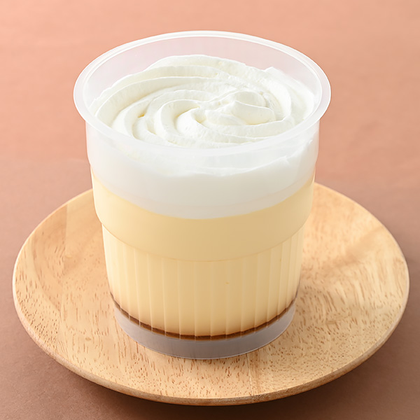 クリームと食べる！ 大きな窯出しとろけるプリン スイーツ 462円（税込498円） ファミリーマート FamilyMart