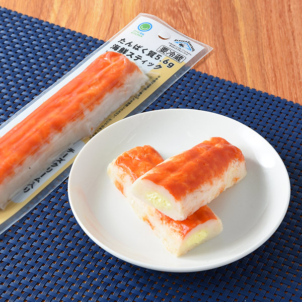 たんぱく質5.6g海鮮スティック チーズクリーム入り 172円（税込185円） ファミリーマート FamilyMart