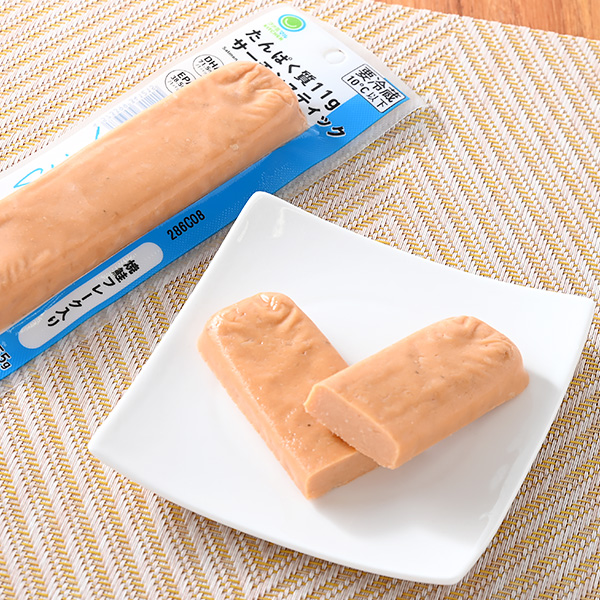 たんぱく質11gサーモンスティック 焼鮭フレーク入り 204円（税込220円） ファミリーマート FamilyMart