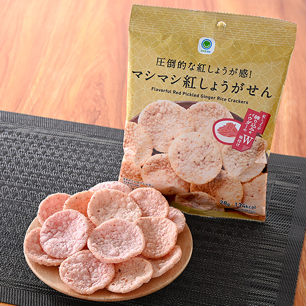 圧倒的な紅しょうが感！マシマシ紅しょうがせん 菓子 119円（税込128円） ファミリーマート FamilyMart