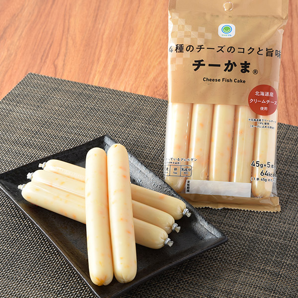 4種のチーズのコクと旨味 チーかま® 菓子 369円（税込398円） ファミリーマート FamilyMart