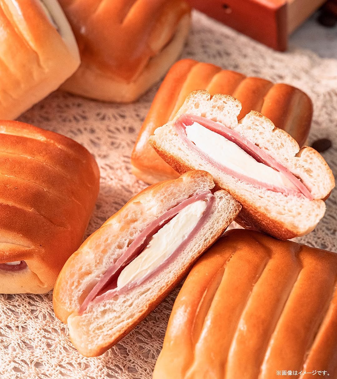 しっとりハムチーズマヨネーズ」があれば安心ファミマベーカリー部ファミマファミマ新商品ファミマベーカリーファミリーマートファミリーマート限定コンビニコンビニパンコンビニパン図鑑パンパン屋パンのある暮らしパンのある生活ベーカリーハムチーズハムチーズチーズ好きあさごぱんあさごパンごぱんごパンひるごぱんひるごパン朝ごぱん朝ごパンパン好きな人と繋がりたいパン好きパン好きと繋がりたい