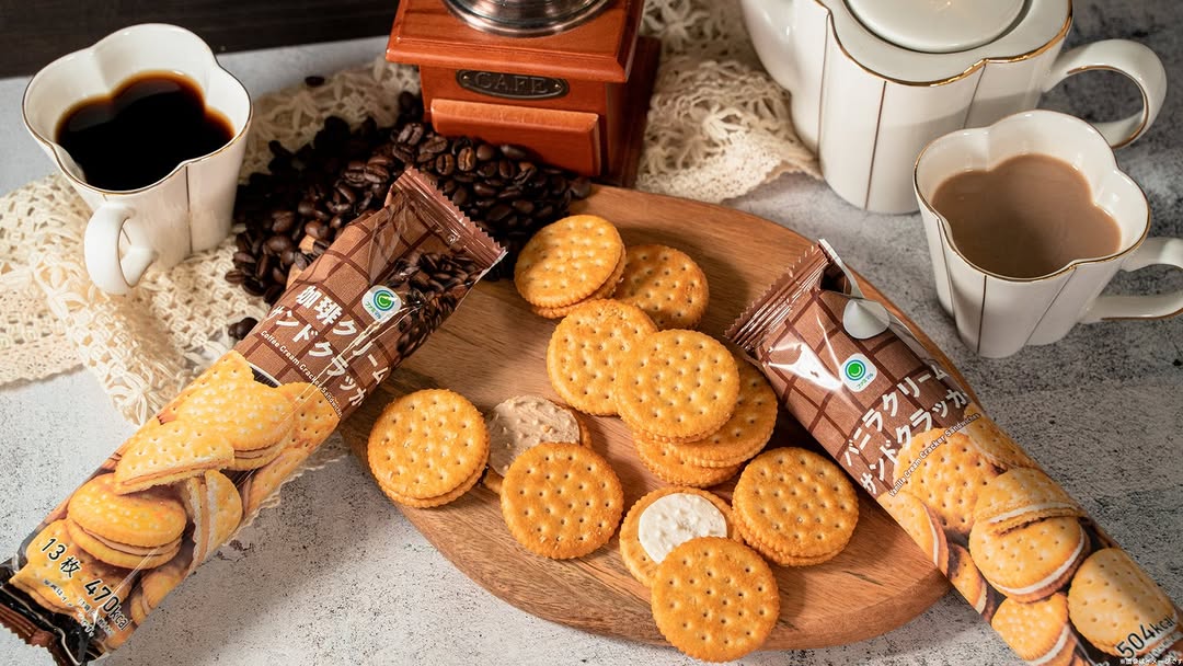 ファミリーマートファミマFamilyMartファミマスイーツファミリーマートスイーツコンビニスイーツコンビニチョコチョコレートクラッカークラッカー中毒ビスケットビスけっそ好きバニラビスケット好きな人と繋がりたいビスケット大好きお菓子ヌン活おやつおやつ時間スイーツスイーツ好きな人と繋がりたいスイーツ女子スイーツ男子スイーツテロスイーツ好きスイーツ大好きスイーツ部