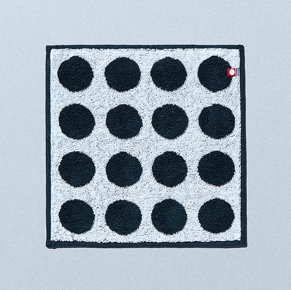 今治タオルハンカチ ドット 日用品 635円（税込698円） ファミリーマート FamilyMart