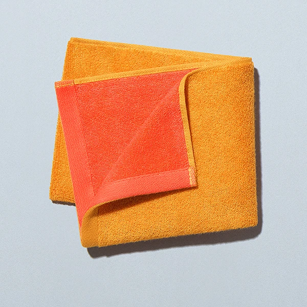 やわらかいフェイスタオル みかん・ピンクグレープフルーツリバーシブル 日用品 990円（税込1,089円） ファミリーマート FamilyMart