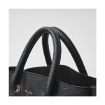 ファミリーマート YOUNG & OLSEN The DRYGOODS STORE BELTED TOTE BAG BOOK BLACK 【サイズ】 サイズ(約)：高さ24.5×幅28×マチ12cm〔最大〕 耐荷重(約)：4kg 容量(約)：8L